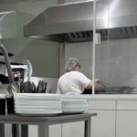 Terceirização de Restaurante Corporativo: USITEC Implanta Cozinha Industrial Completa com Gestão da DEGUSTA